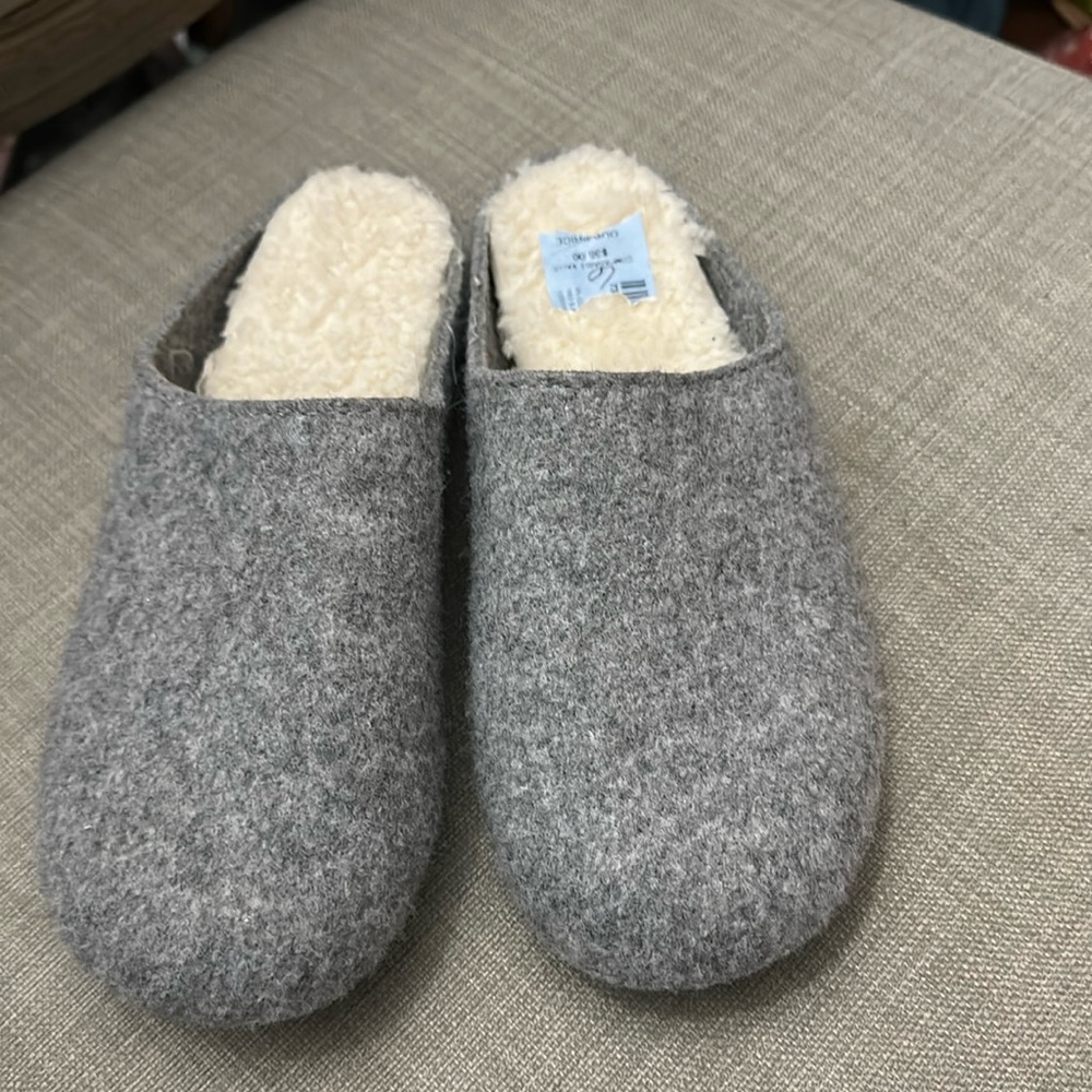 Clearwaters Cozy Gray Women's Slippers